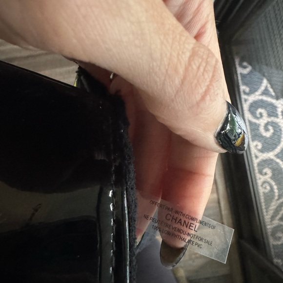 Chanel Black Patent Leather Makeup Clutch - Picture 5 of 5